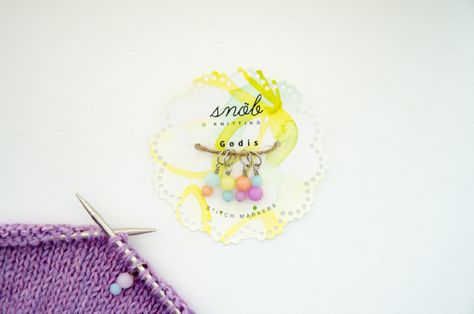 Snöb Knitting stitch markers packaging